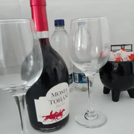 Nicholas Saturn Διαμέρισμα