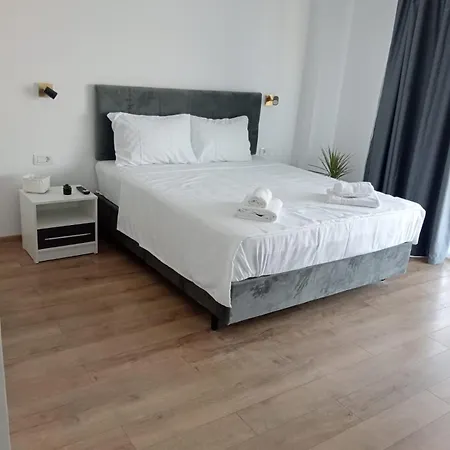 Nicholas Saturn Appartement *