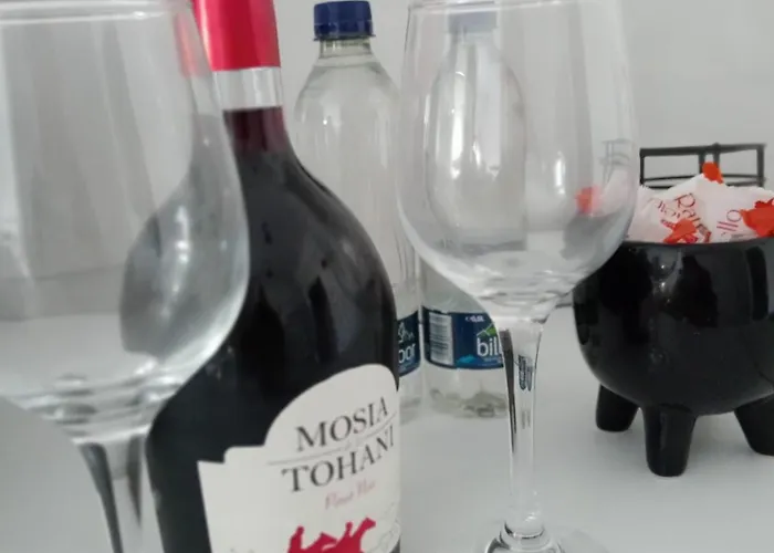 Nicholas Saturn شقة